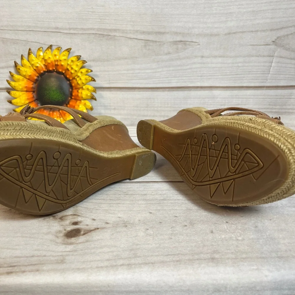 Earthies Tan Leather Floral Wedge Sandals Boho Espadrille 9B Shoes